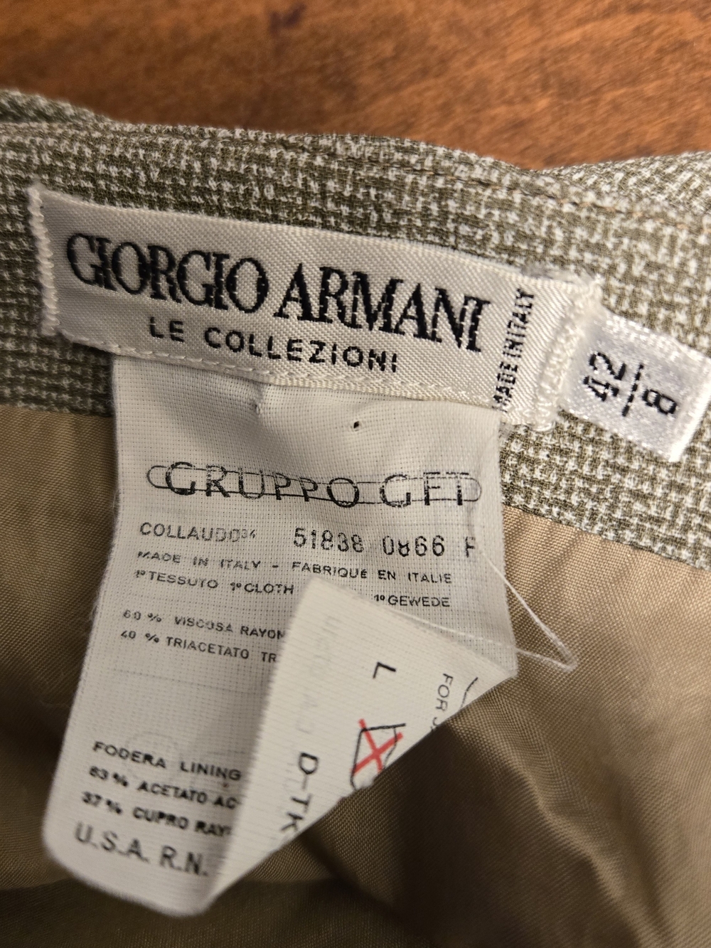 Giorgio Armani High-Waist Textured Wrap Skirt in Light Gray - Picture 9 of 10